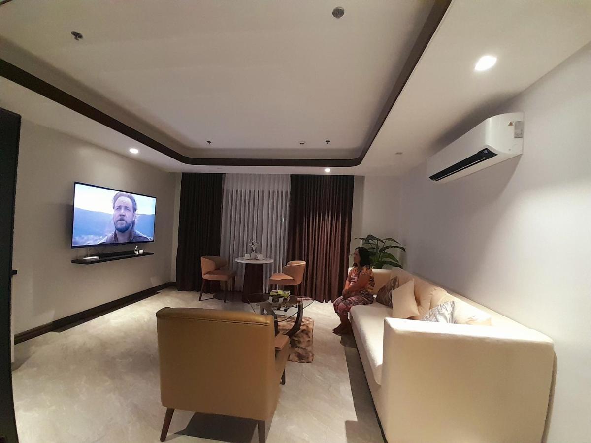 One Euphoria Prime Suite Hotel Angeles Buitenkant foto