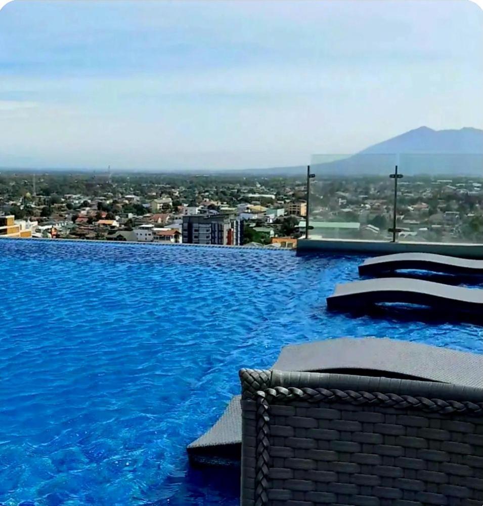 One Euphoria Prime Suite Hotel Angeles Buitenkant foto